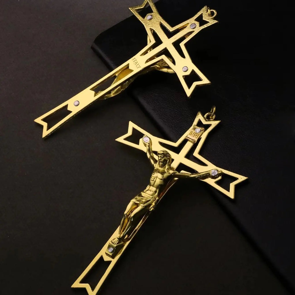 1Pc Crucifix Jesus Cross Pendant Christian INRI Christ Hand Holding Cross Blessing Jewelry Ornament Wall Church Decor Craft Gift